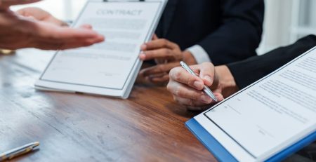 Trabajar sin contrato en España